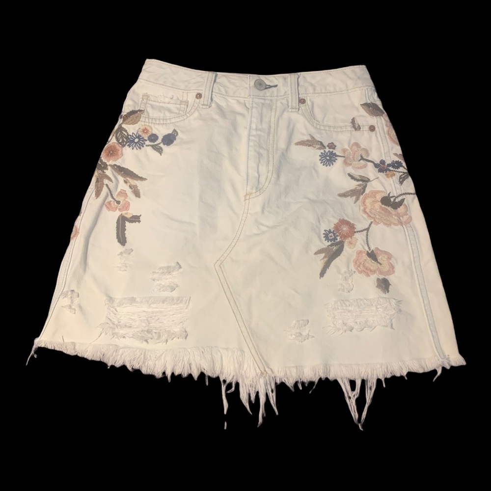 abercrombie & fitch zoe natural rise a-line Jean skirt Embroidered Floral 00